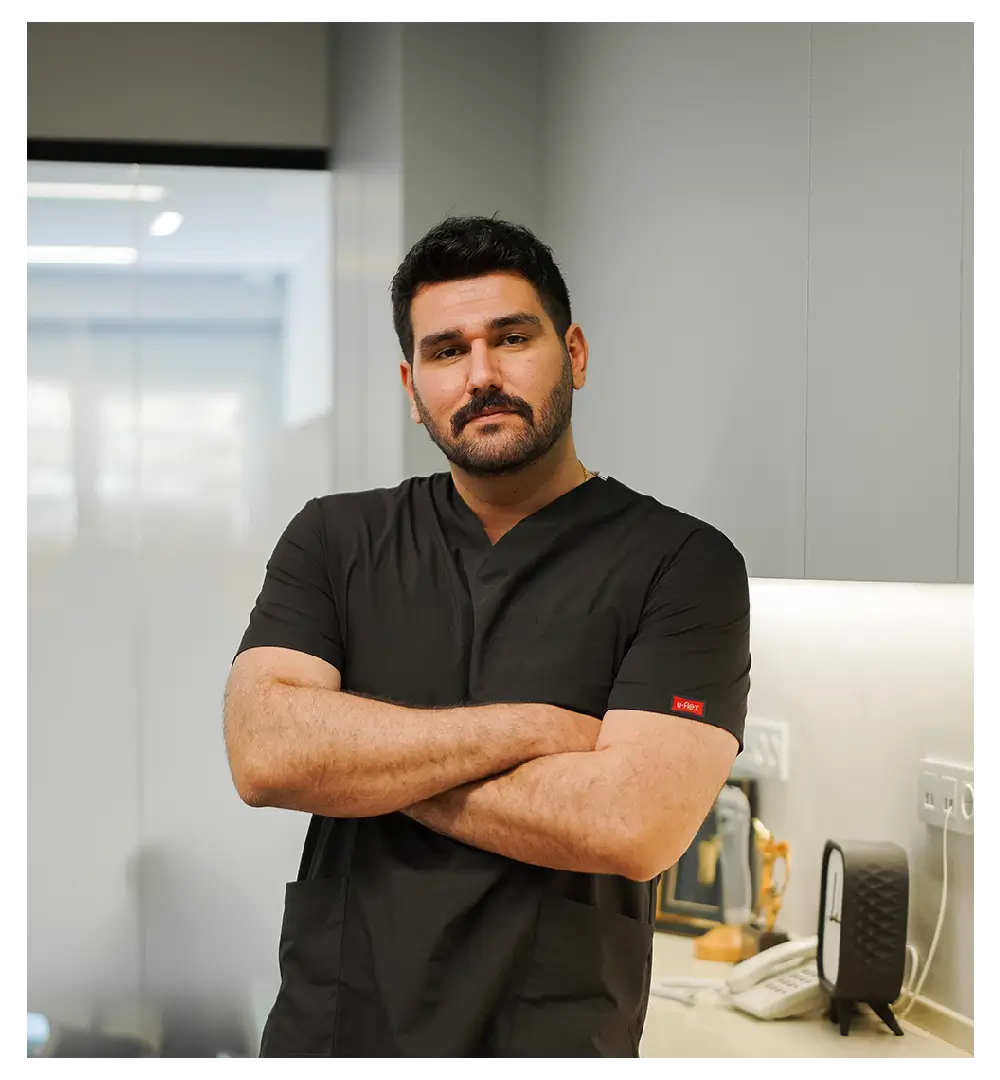 تصویری از دکتر ساسان باورساد در کلینیک دندانپزشکی سامین