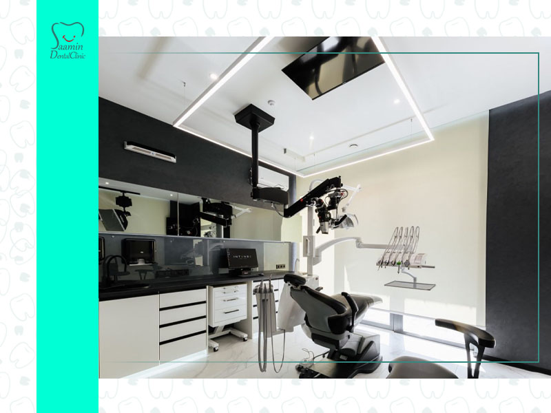 عکس یک کلینیک دندانپزشکی مجهز همراه با دکتر متخصص و تجهیزات دیجیتال.